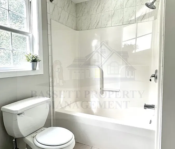 68 Lake St #1 — Photo 7
