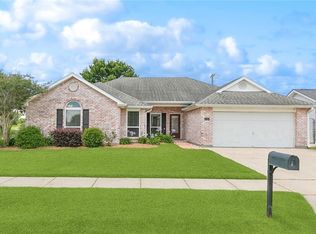 4740 Red Oak Dr, Marrero, LA 70072