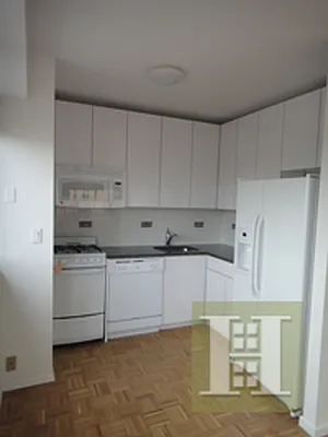 Rented by Halstead Real Estate | media 15