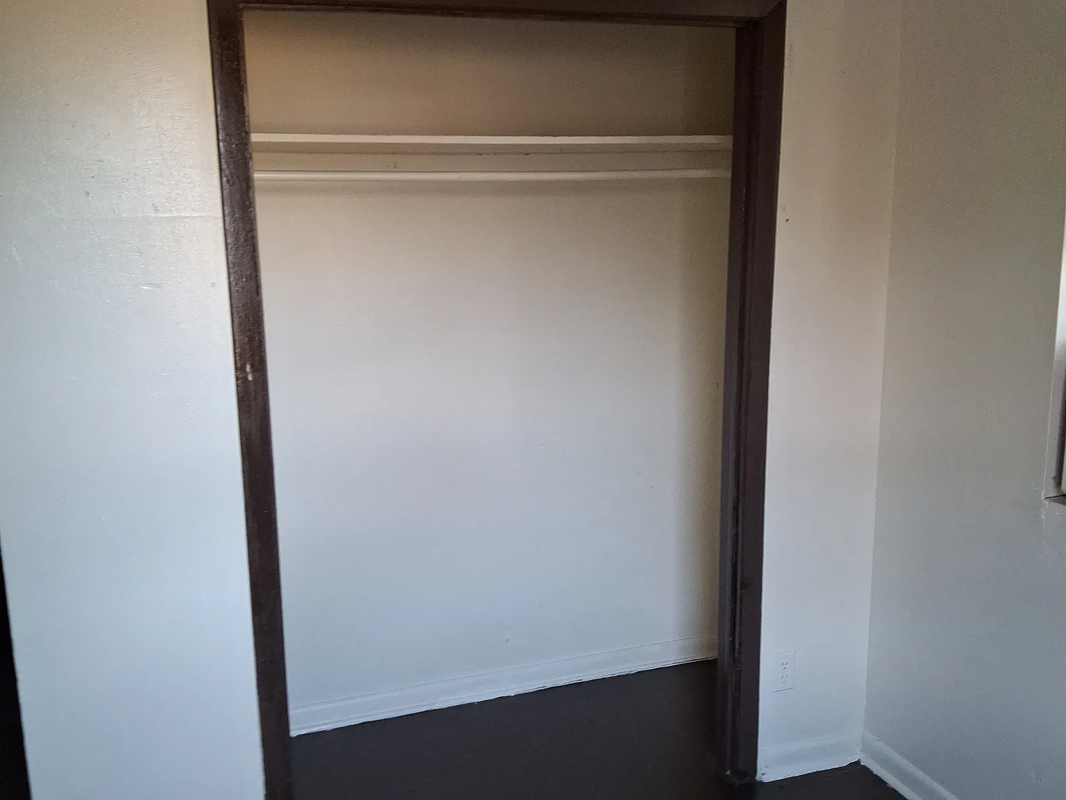 2 bed, 700 sqft, $850 — Photo 1