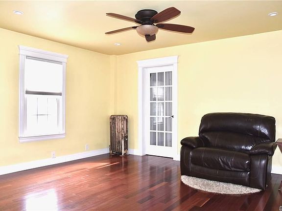 5th image of 108 Carlton Ter