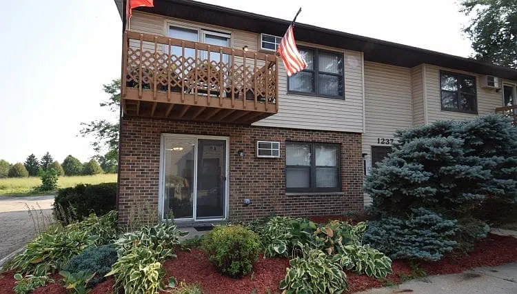 1237 Sunfield St #2 — Photo 5