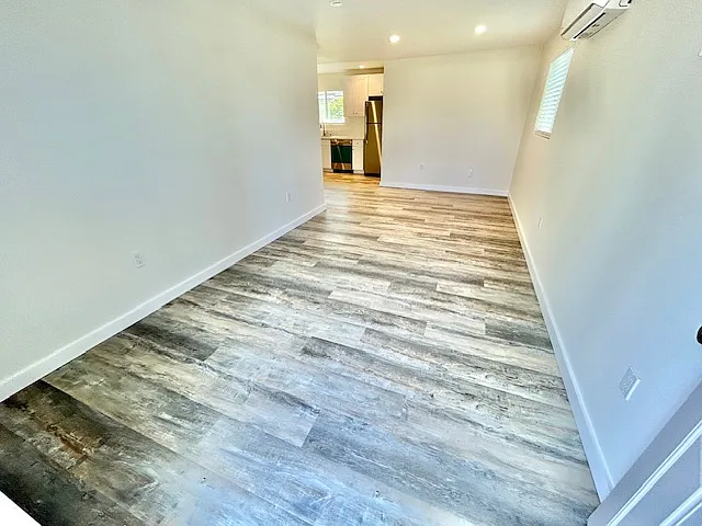 564 Florence St #6 — Photo 4