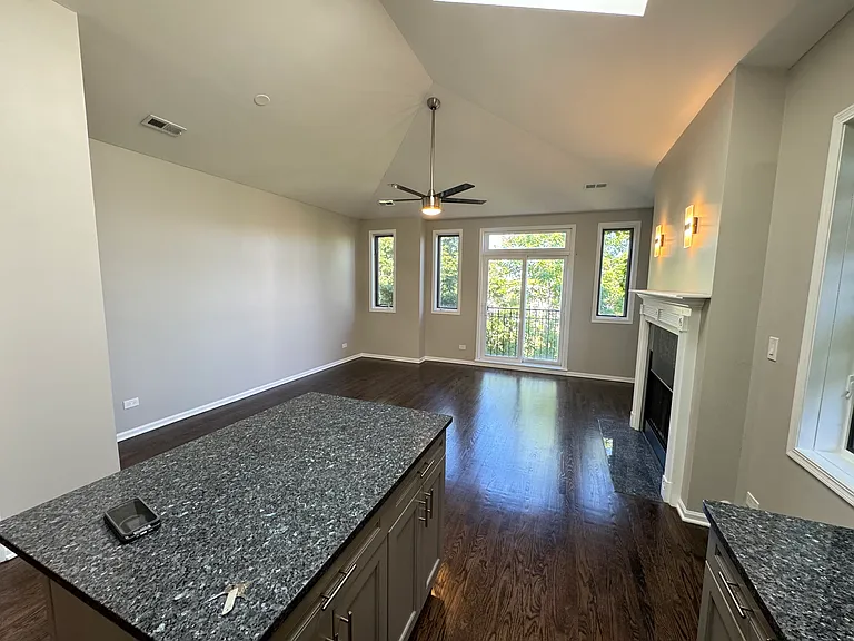 6332 S Ingleside Ave #3 — Photo 4