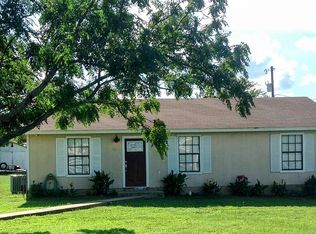 805 Lacy Dr, Leander, TX 78641