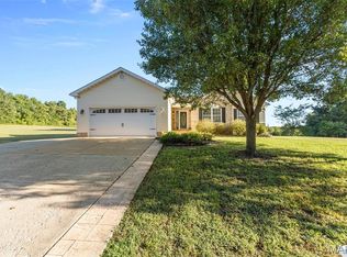 104 Riverwalk Dr, Desloge, MO 63628