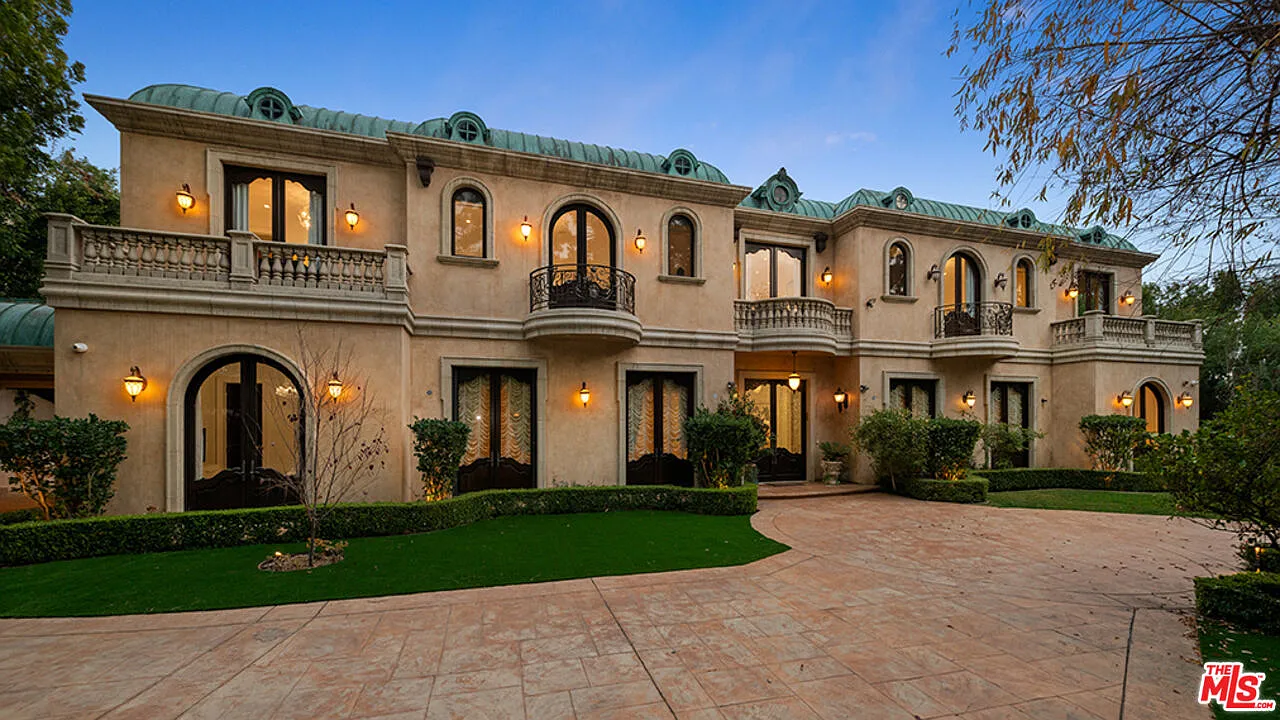 7 bed, 9.0 bath, 10435 sqft, $55,000 — Photo 1
