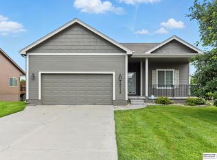 16016 Browne St, Omaha, NE 68116