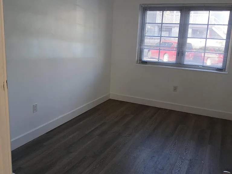960 SW 2nd St #1 — Photo 7