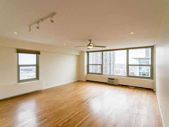 4th image of 3600 N Lake Shore Dr APT 2812