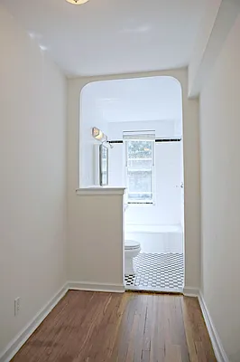 Rented by Metropolitan Equities | media 14