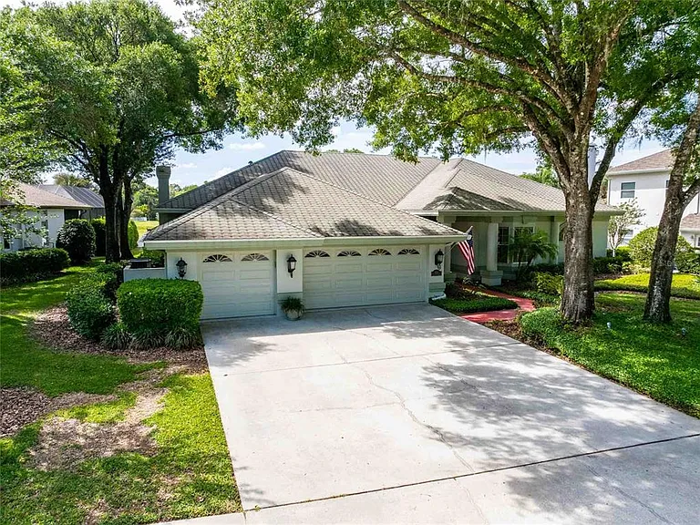 6605 Stonington Dr N — Photo 3
