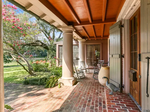 2603 E Lakeshore Dr, Baton Rouge, LA 70808