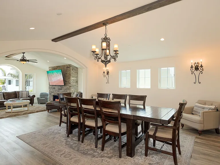 2129 Piru Ave — Photo 2