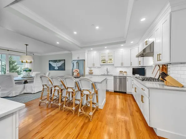 12 Robert Dr #12, Andover, MA 01810