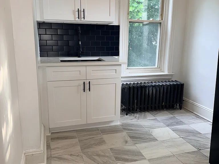 279 Spring St #2 — Photo 5