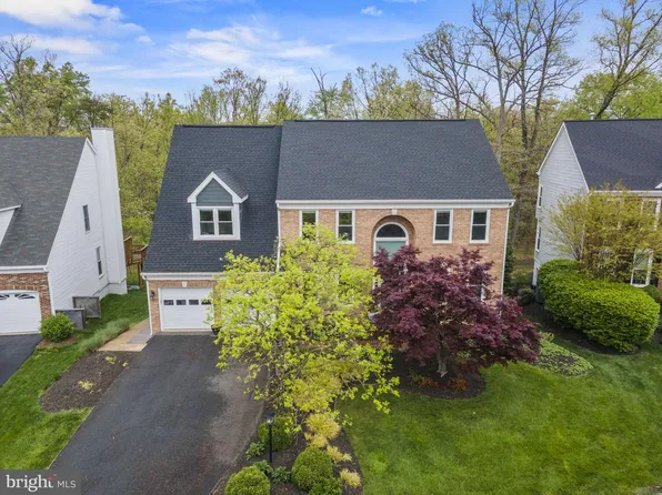 2477 Iron Forge Rd, Herndon, VA 20171