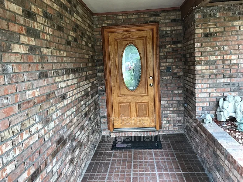 3 bed, 2.0 bath, 1501 sqft, $1,850 — Photo 2