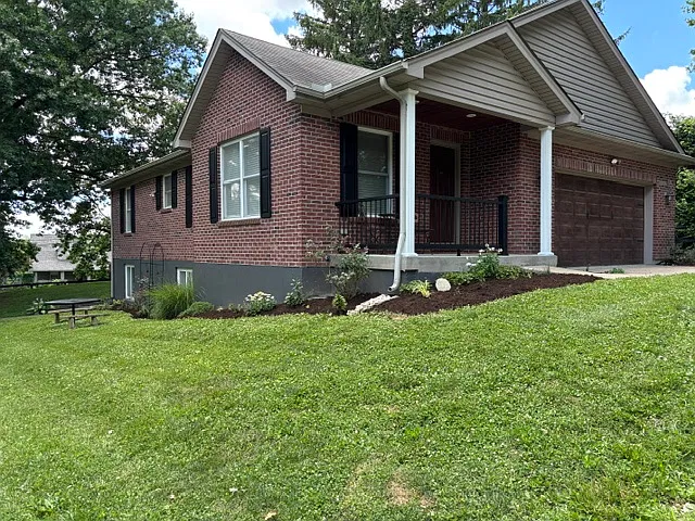 738 Western Reserve Rd
