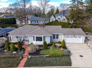12 Coldbrook Ct, Cranston, RI 02920
