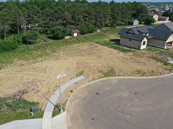 4th image of 508 N Piper Cir