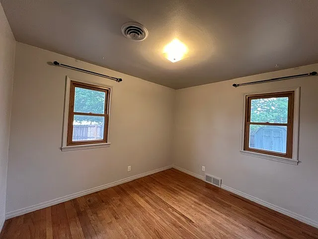 2125 Stirling St — Photo 22
