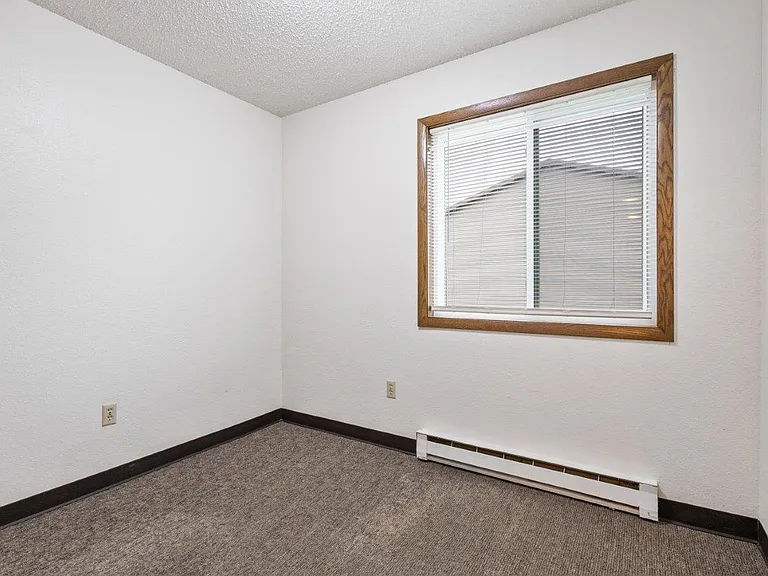 Huron Apartments — Photo 17