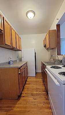 4th image of 490 Ocean Pkwy #24A