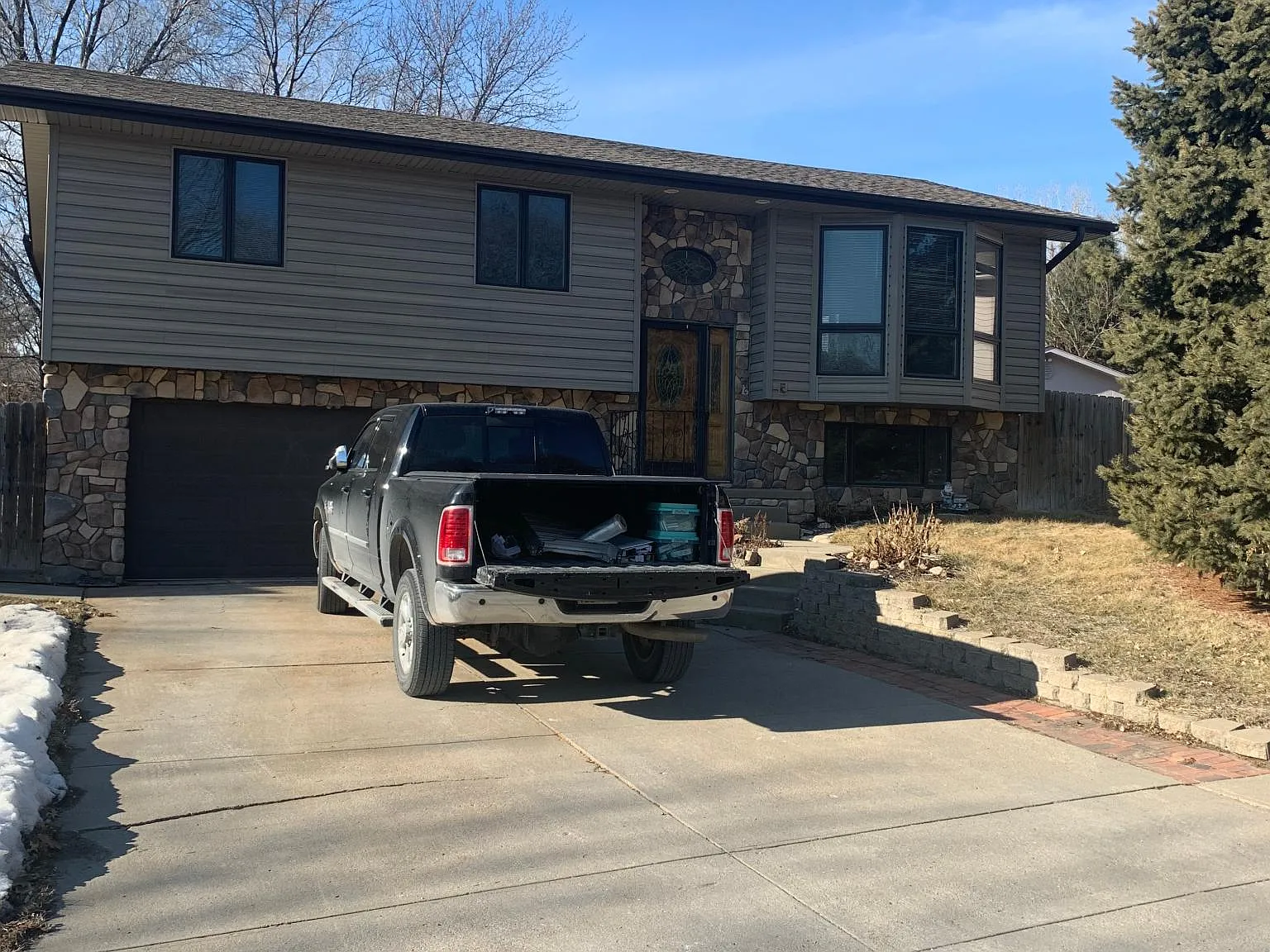 3 bed, 1828 sqft, $2,200 — Photo 1