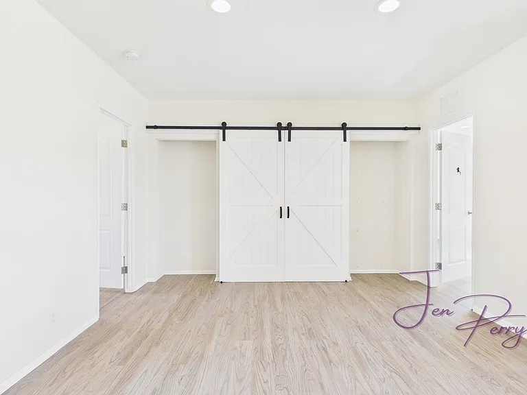 7420 Guide Meridian — Photo 11