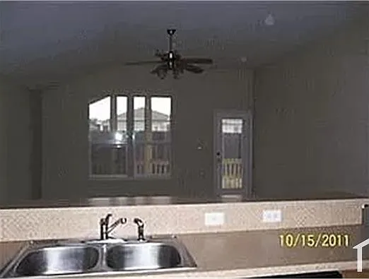 5 bed, 1981 sqft, $2,200 — Photo 4