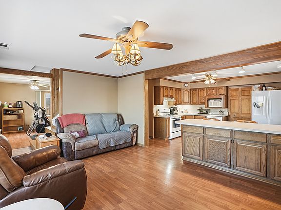 4th image of 10936 McVicker Ave