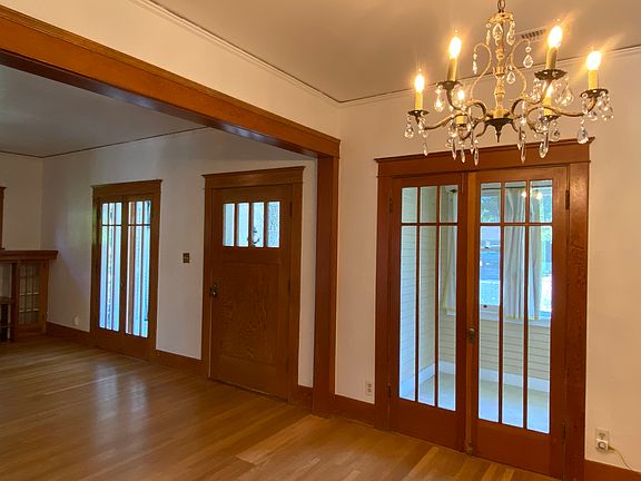 4th image of 1015 N Indian Hill Blvd
