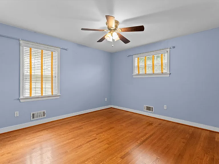 2220 Lauderdale Dr — Photo 27