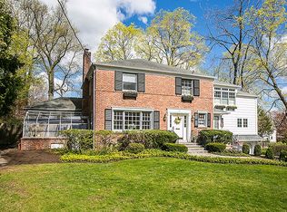 11 Edgewood Rd, Madison, NJ 07940