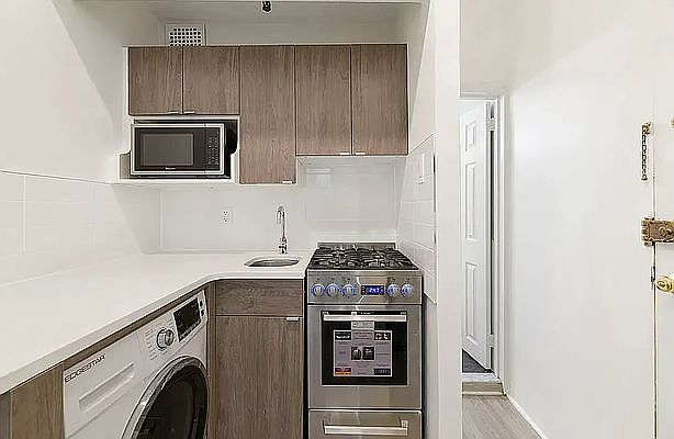 1st image of 340 W 48th St APT 4A