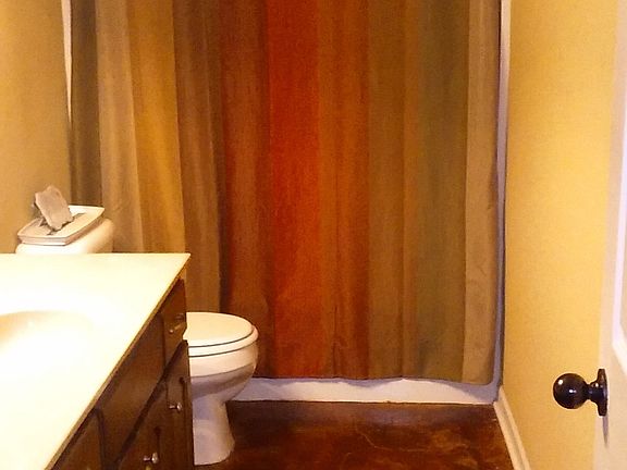 guest bathroom with full shower