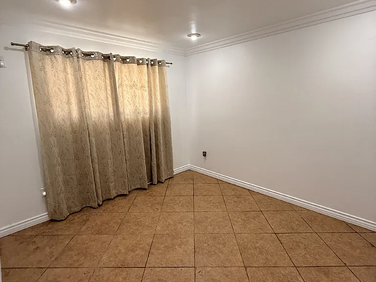 98 E Palomar St — Photo 17