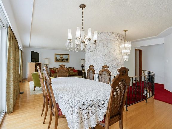4th image of 232 Macdonald Ave