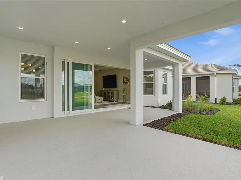 11964 Molto Dr — Photo 32
