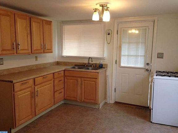 3rd image of 2202 Hanover Blvd