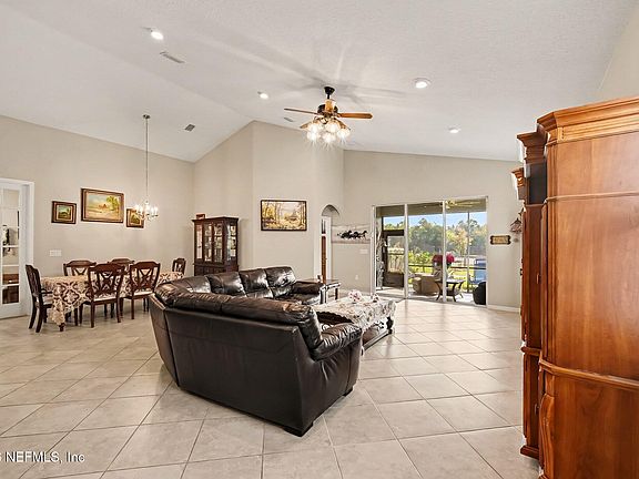 4th image of 43 LAGOON Way