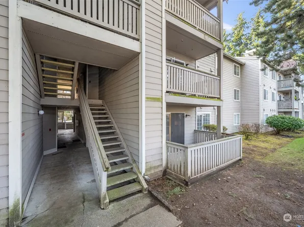 215 100th Street SW #D105, Everett, WA 98204