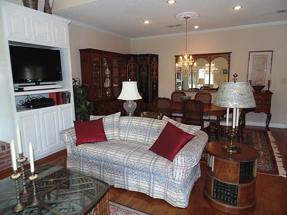 4th image of 513 Exbury Dr