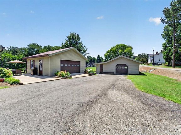 3rd image of 1070 8th St