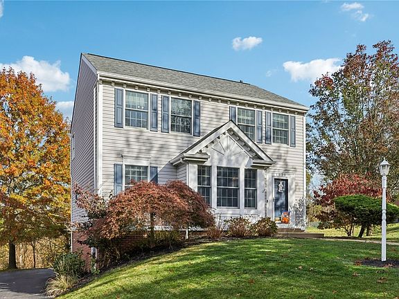 3rd image of 1023 Woodridge Dr