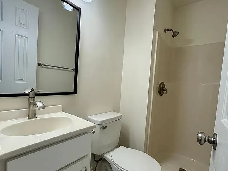 723 Hemlock St #1 — Photo 12