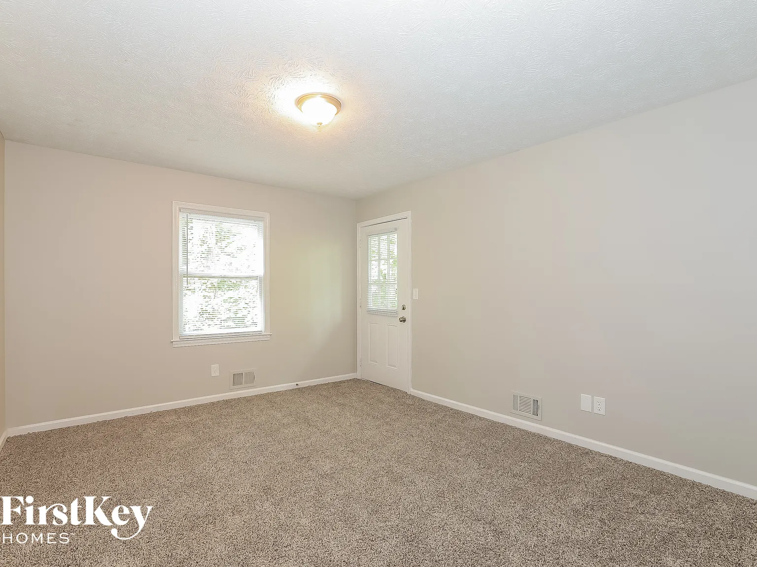 4 bed, 3.0 bath, 1923 sqft, $1,795 — Photo 3