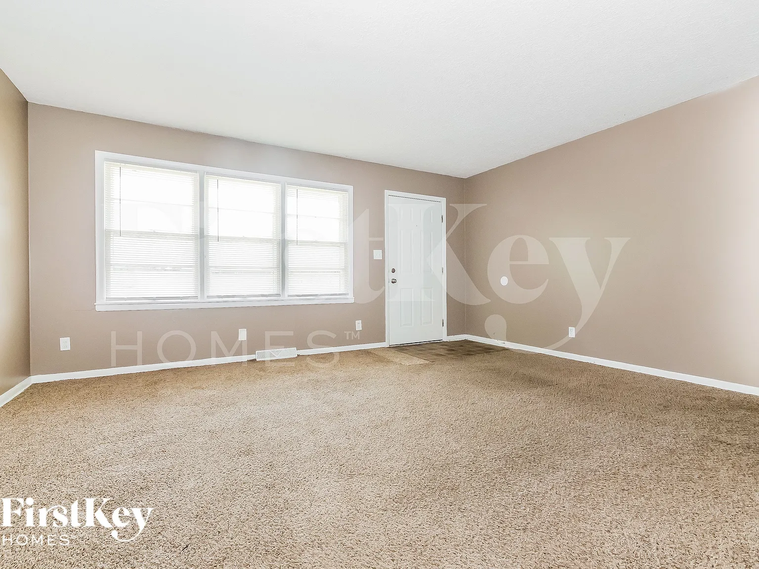 3 bed, 1.5 bath, 984 sqft, $1,620 — Photo 3