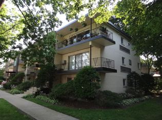 405 S Elmwood Ave APT 2A, Oak Park, IL 60302